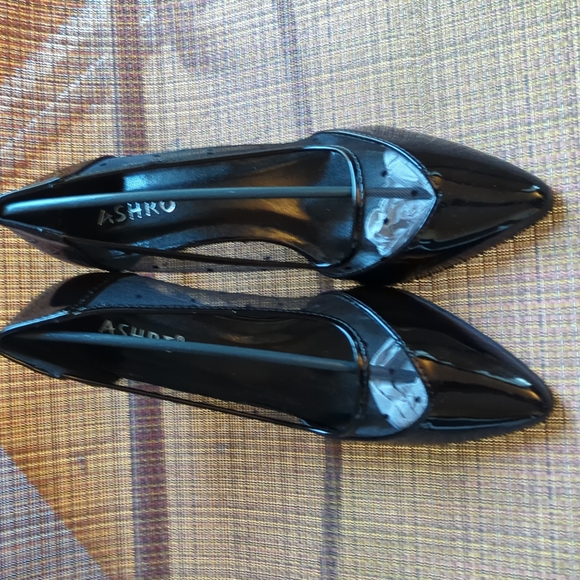 Black high heels - Picture 2 of 7